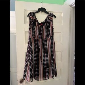 Merona size large cute spring/summer fully lined dress. Excellent condition